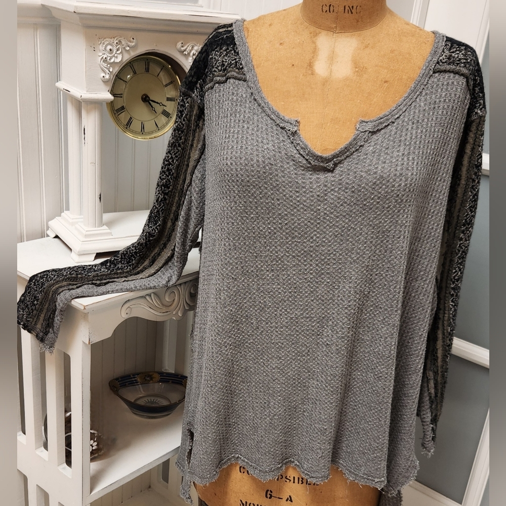 FREE PEOPLE Pre-Loved L/S Thermal Top Some Flaws ( Can be repaired)